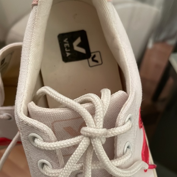 VEJA Esplar Canvas Sneakers | Fluorescent pink US6 - Picture 4 of 8